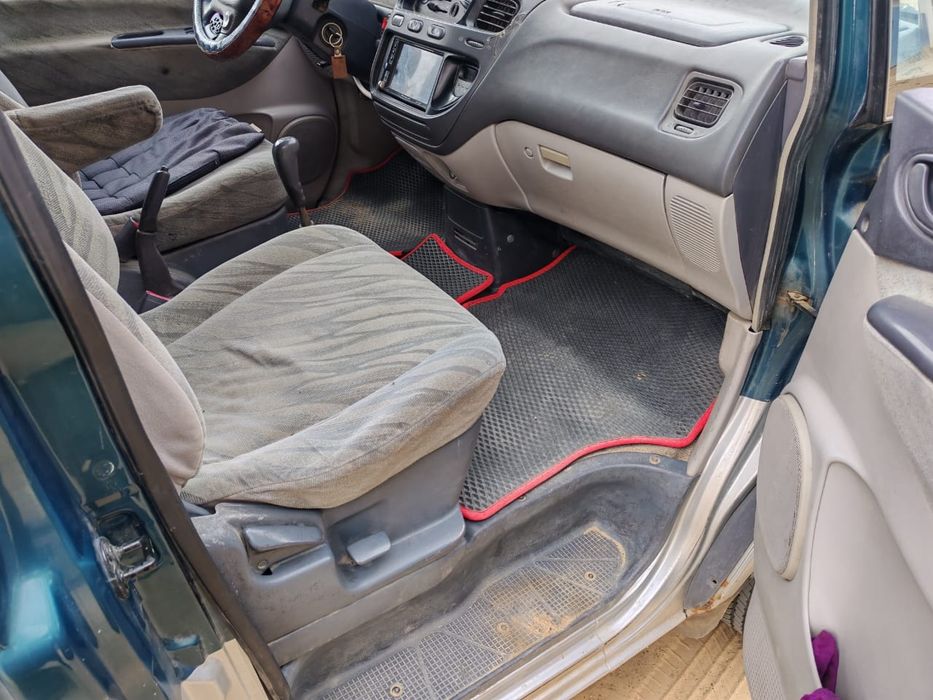 Продаю машина Mitsubishi делика