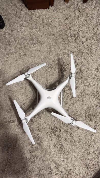 Drona DJI Phantom 4