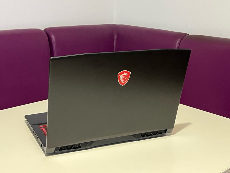 Laptop MSI RTX 3050 144 HZ i5-11400H 16 GB RAM 512GB SSD Tastatura iluminată