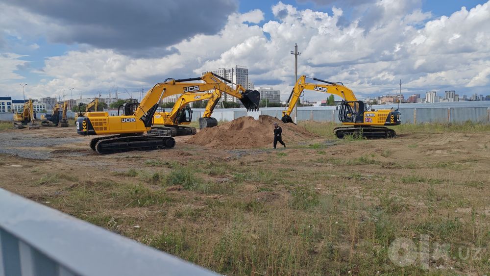 Zanjirli ekskavator JCB JS305