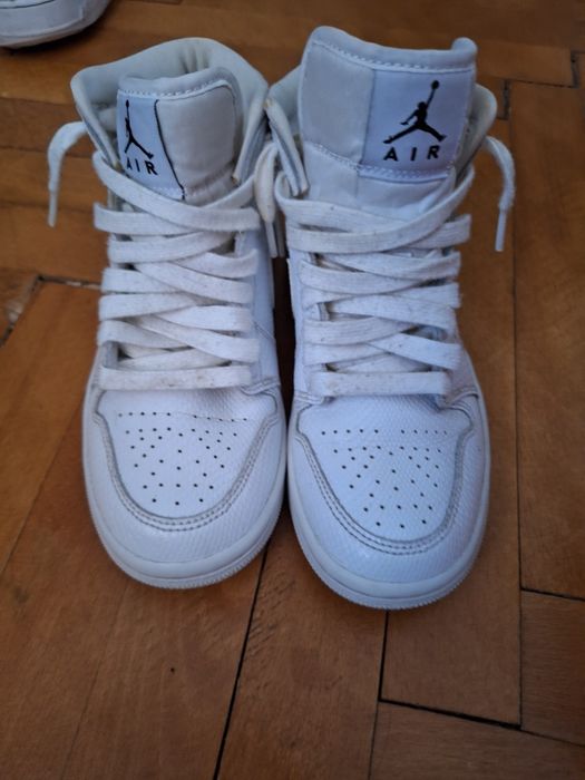 Nike Jordan 1 mid all white snakeskin unisex