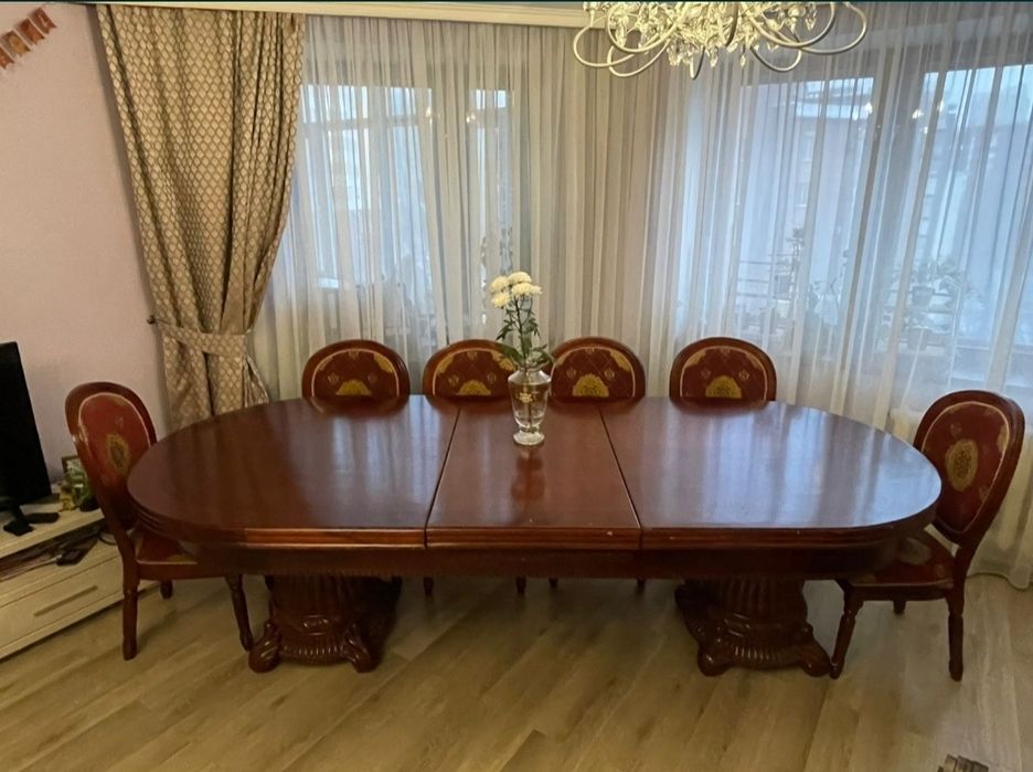 Продаётся банкетный стол