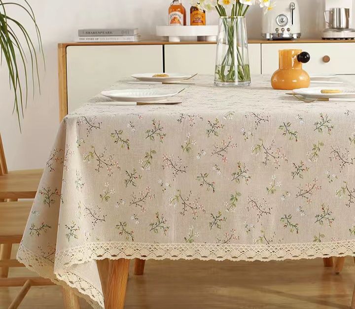 Скатерти новые новые.