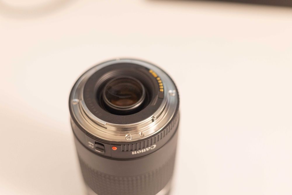 Объектив Canon 75-300 мм