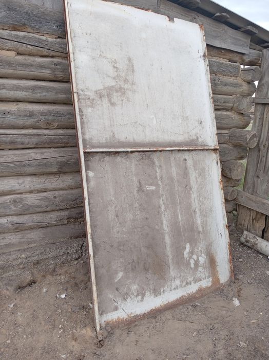 Продам металлический дверь