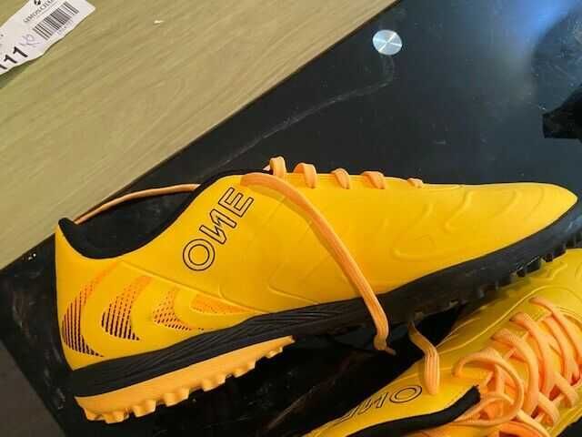 PUMA One Football Boots Firm Artificial Ground Turf NewYellowUK:9EUR43
