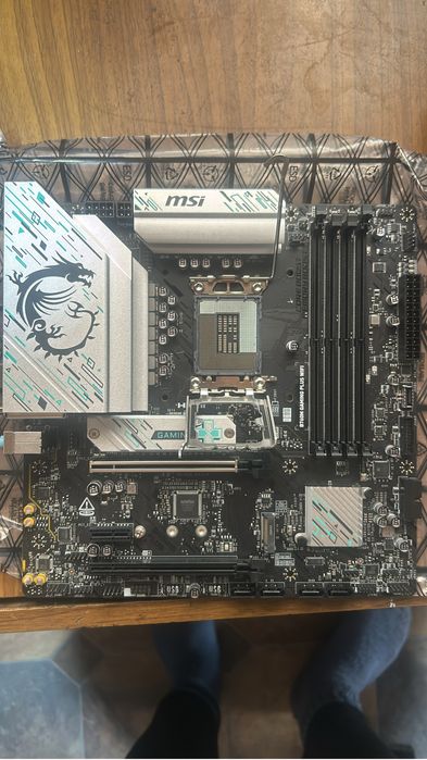 Материнская плата