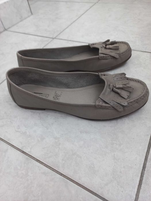 Нови обувки от Deichmann, естествена кожа, №39