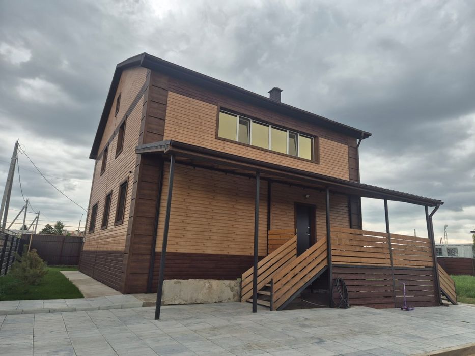 Продам дом в отличном районе