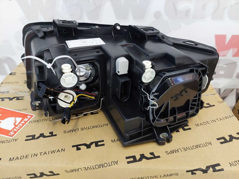 Фарове за AUDI A4 B6 /2000-2004/