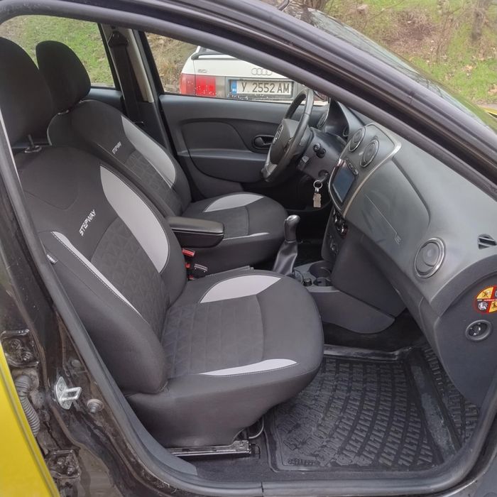 Продавам Дачия Сандеро Stepway