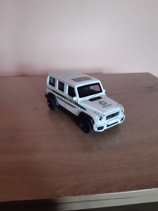 Количка Мерцедес G-класа, Джип полиция колекционерска мащаб 1:42