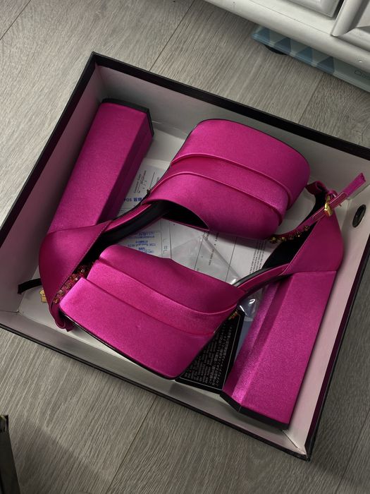 Каблуки Versace