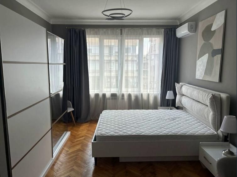 Дава се под наем Тристаен апартамент в София, Център - 110 кв.м за 1400 € - Снимка #5