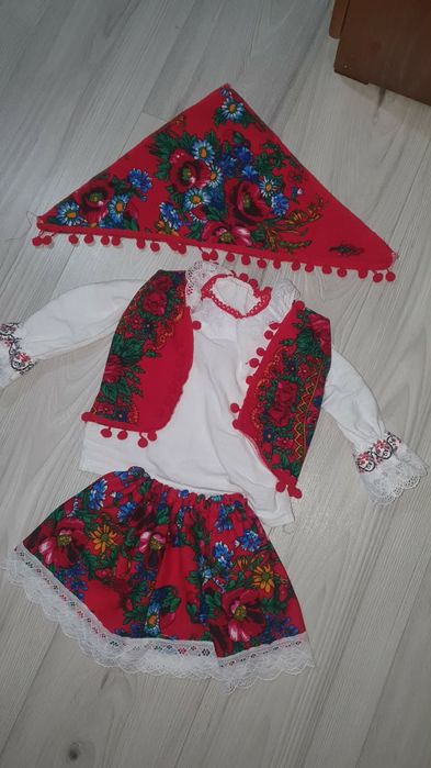Costum popular fetite 6-12 luni