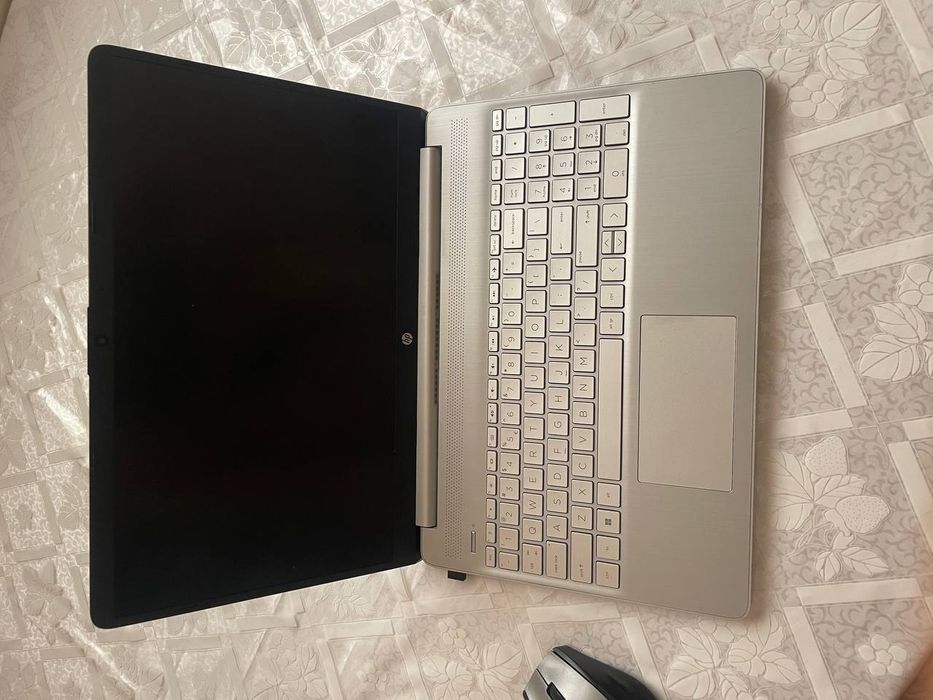 Noutbuk hp 15s-fq5xxx  windows 11
