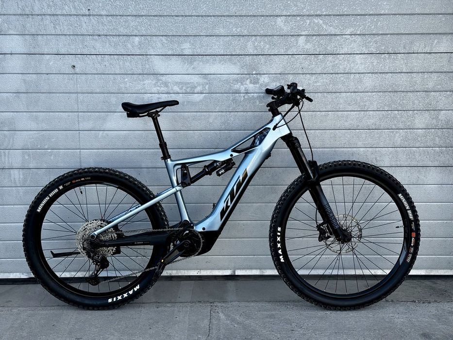 Bicicleta electrica Ktm , Carbon , Bosch Cx4