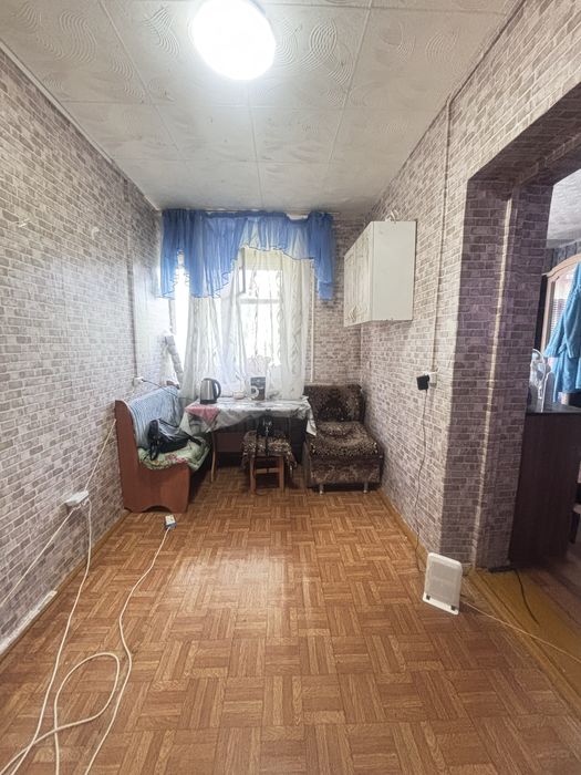 Продам 2 комн общежите.