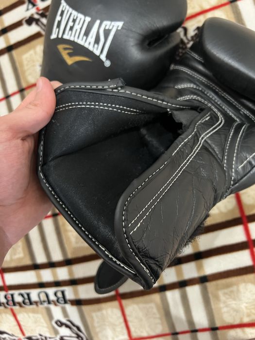 Продам перчатки Everlast