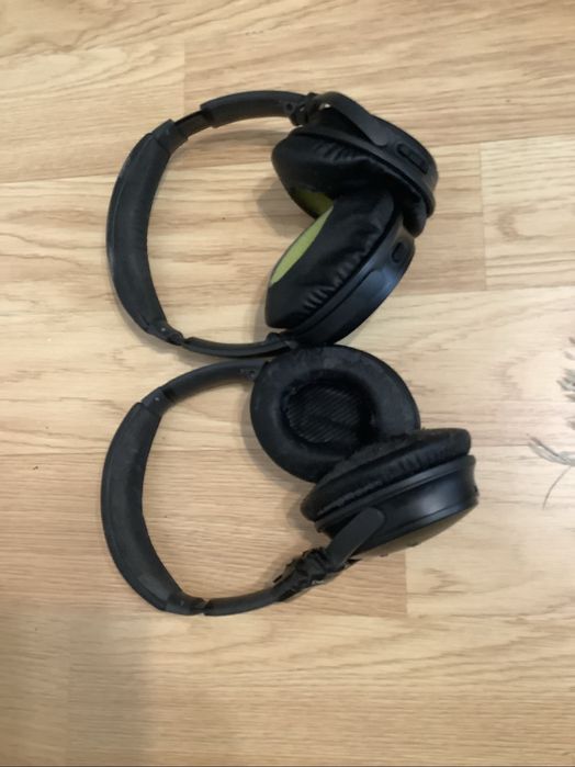 2 perechi casti Bose QC35 defecte