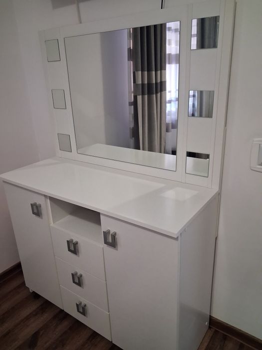 Masă de machiaj cu oglindă 112cm lungime, 148cm înălțime, 40cm lățime