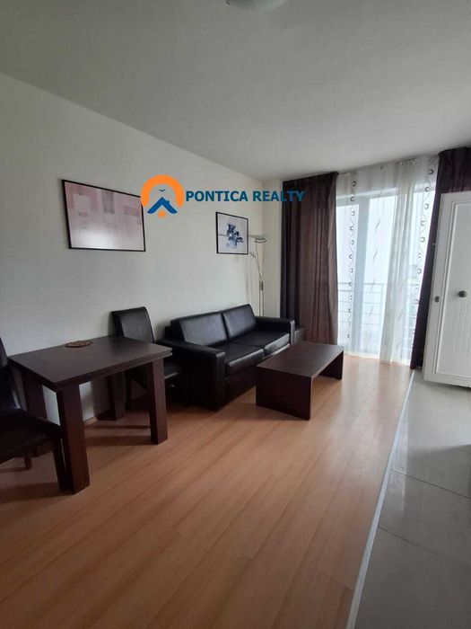 Тристаен с гледка море в Свети Влас