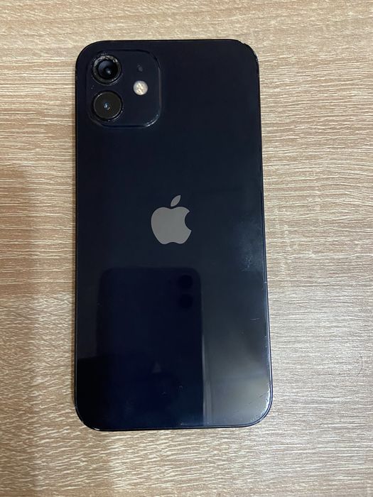 İphone 12 заключен към İcloud