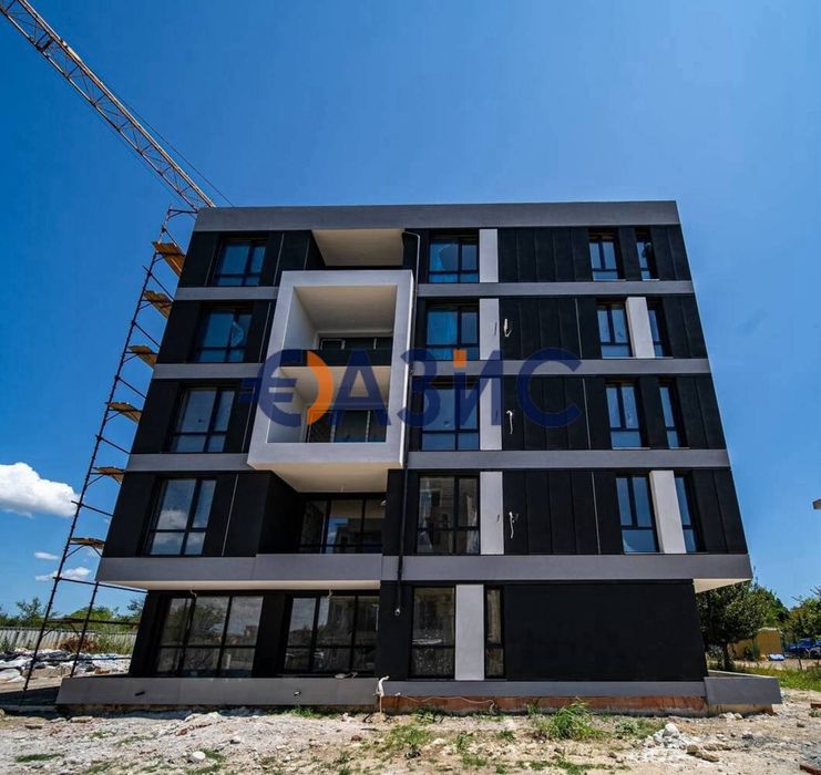 Продава се Тристаен апартамент в Несебър - 85 кв.м за 1381 €/кв.м - Снимка #2