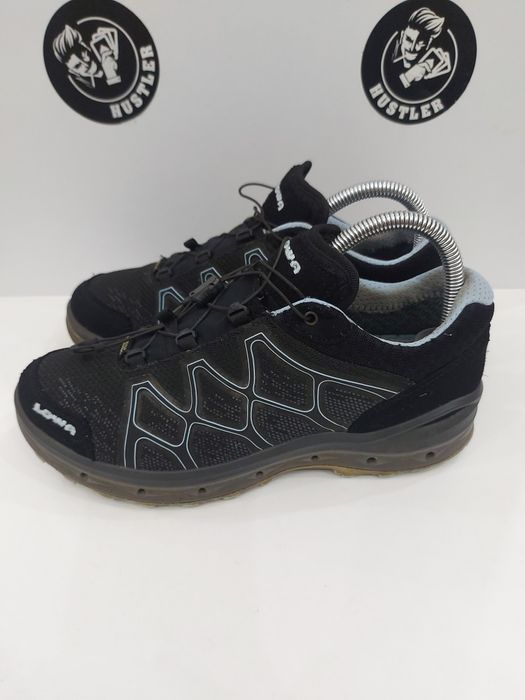 Дамски туристически обувки LOWA.Номер 39.5