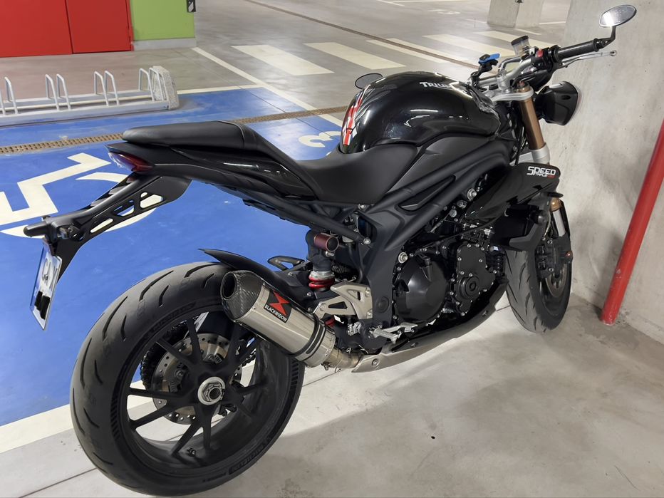 Triumph Speed Triple 1050 продавам