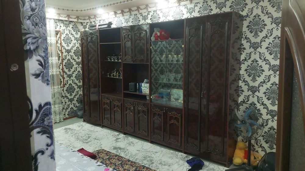 Stenka mebel sotiladi