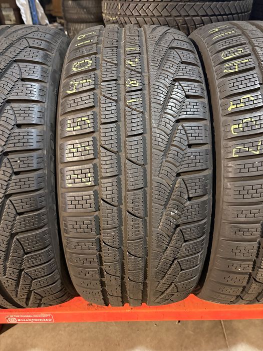 Anvelope iarna 235/40/19 Pirelli Winter Sottozero 2 235 40 19 R 19