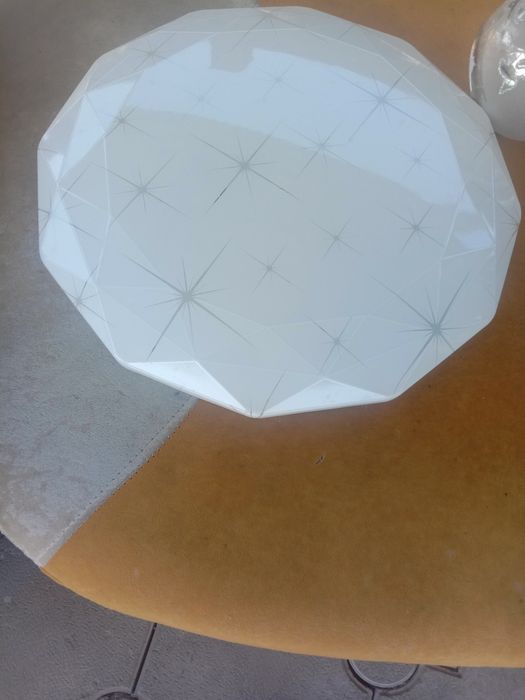 Продается светодиодная люстра