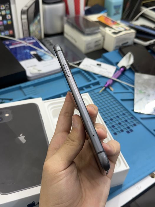iPhone 11 64gb срочни сотилади