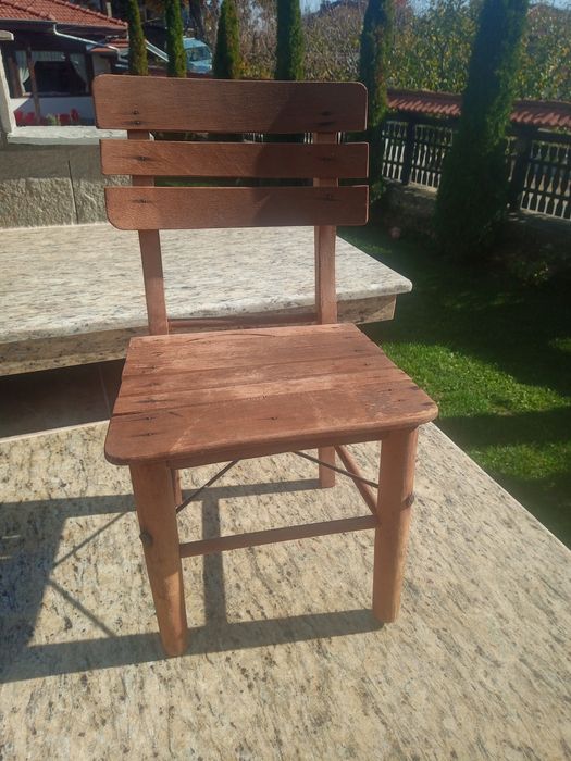 Дървено столче..Нощви.Маса -2 броя.