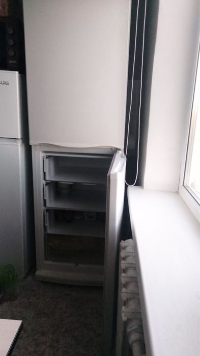 Холодильник двухкамерный