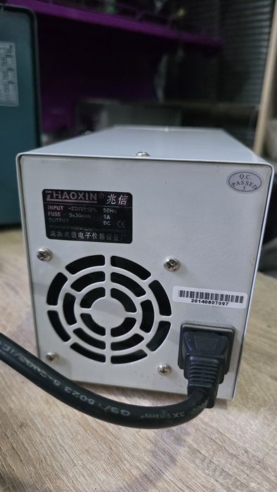 Продам лабораторный блок питания