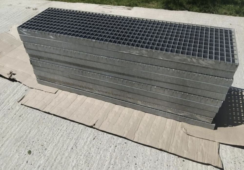 Trepte zincate galvanizate