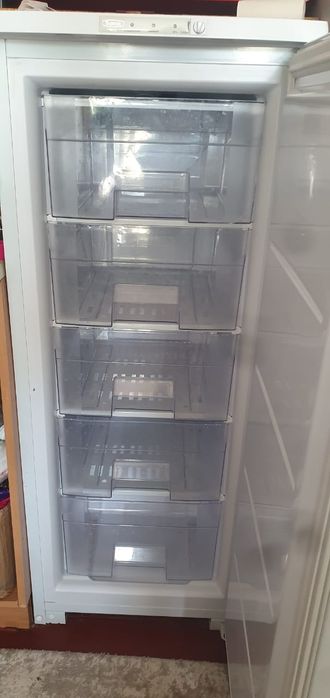 Продам морозилку