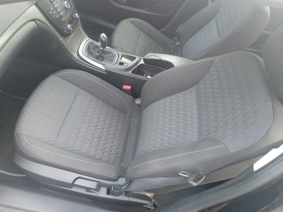 Продавам Опел Инсигния на части.