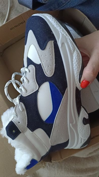 Кроссовки теплые