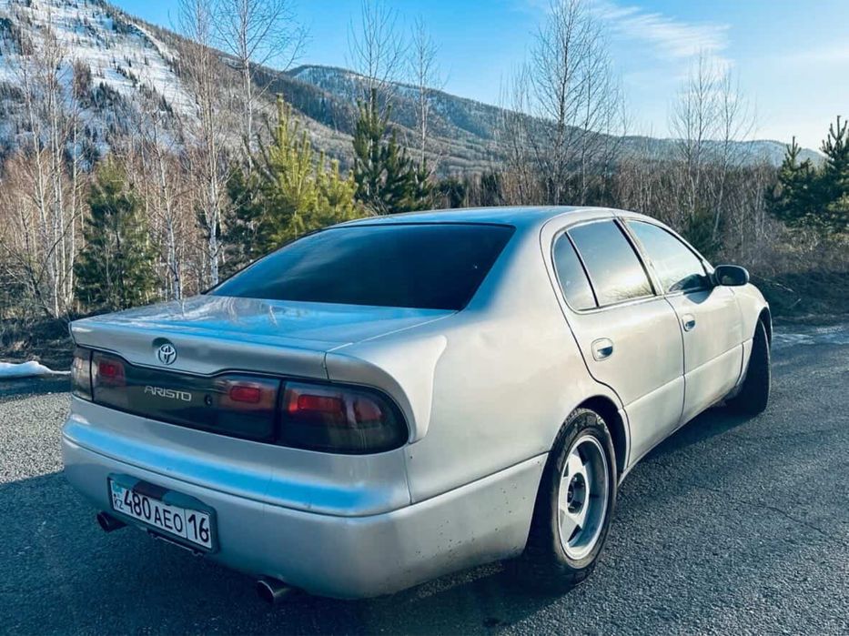 Продам машину Toyota aristo