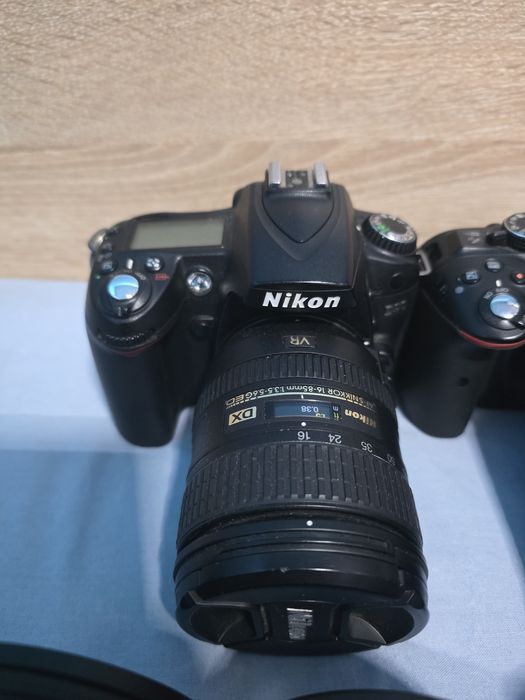 Vand tot echipamentul-Aparate nikon dslr si obiective