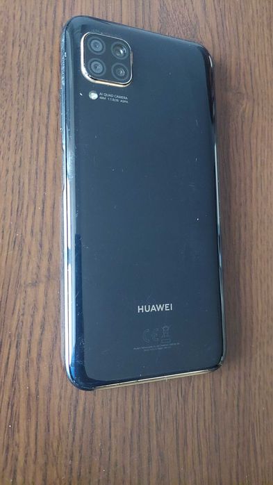 телефон Huawei P40 Lite