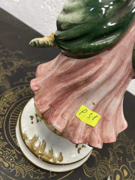 Италианска фигура от порцелан басано