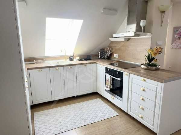 Продава се Тристаен апартамент в Пловдив, Център - 120 кв.м за 2542 €/кв.м - Снимка #2