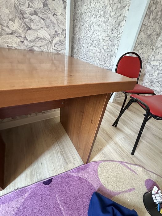 Продам стол офисный