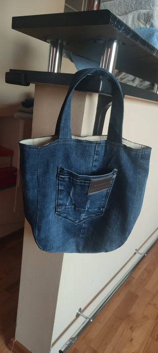 Gentii de blugi diferite modele