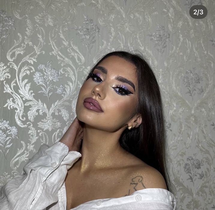 Make-up artist acreditat de minister