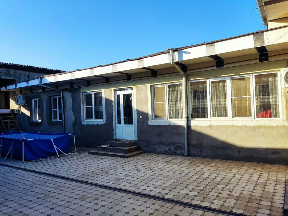 Продаётся дом в Янгиюле  ( 20 соток )